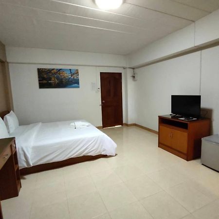 Samkwan Village Bangsaen Екстериор снимка